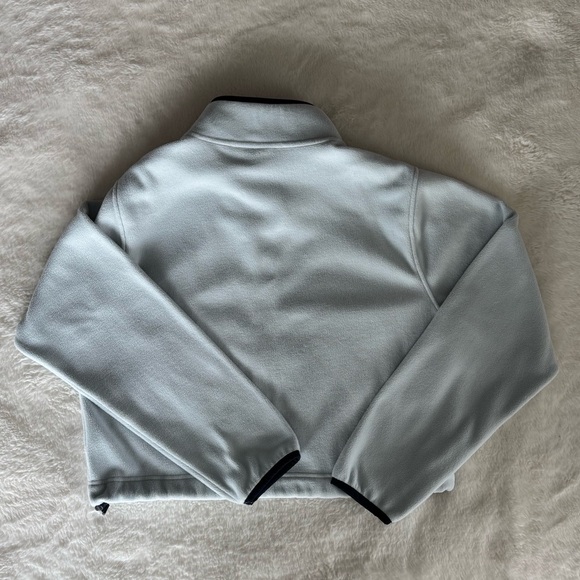 Aritzia TNA Light Blue Fleece Jacket with Navy Blue Trim - Picture 4 of 5